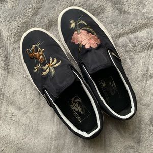 VANS CLASSIC SLIP ON EMBROIDERED ULTRACUSH